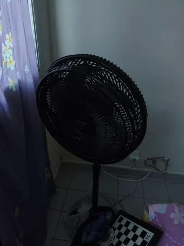 Ventilador de coluna Britânia 6 pás