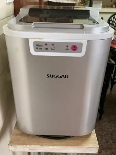 Máquina de Gelo Suggar - Pouquíssimo Uso