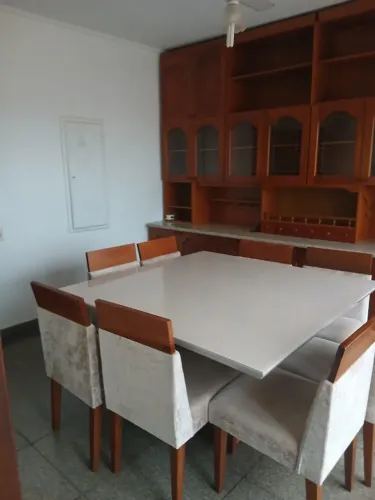 Mesa quadrada 8 lugares