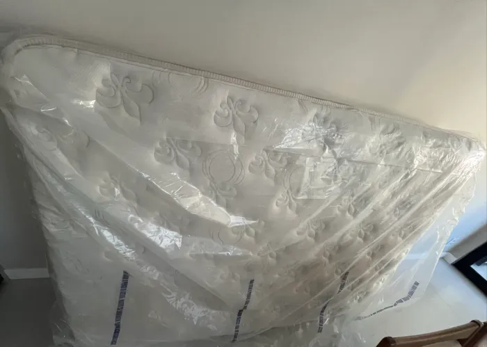 Colchão Casal Simmons Charlotte - Conforto premium