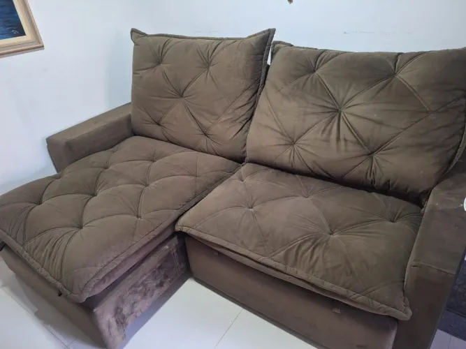 Sofa retrátil e reclinavel pouco usado, estado de novo. Paguei 5.900,00.