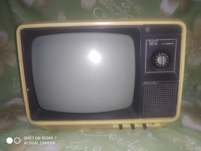 Vendo tv Philips vintage.