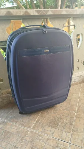 Mala com rodinhas 70 cm altura 52 de largura 