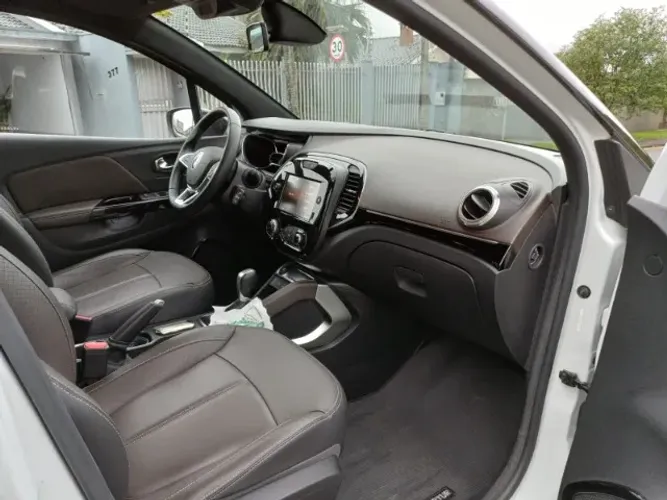 Renault Captur Iconic 1.3 TB 16V Flex 5P AUT 2024