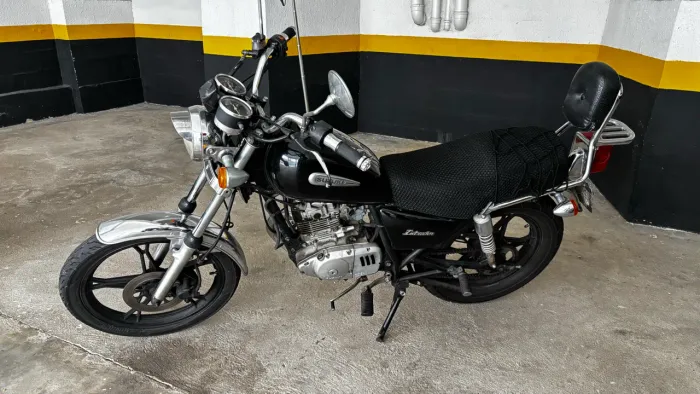 Vendo Intruder 125 pouco rodada