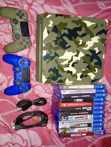 PS4 slim edição especial call of dutry com 2 controle original e 12 jogos passo cartão