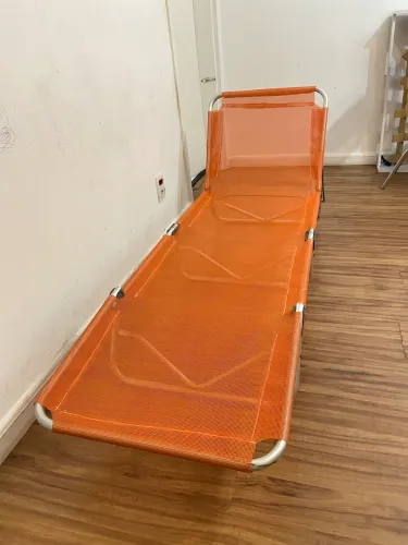 Vendo Cadeira Espreguiçadeira em Alumínio dobrável 