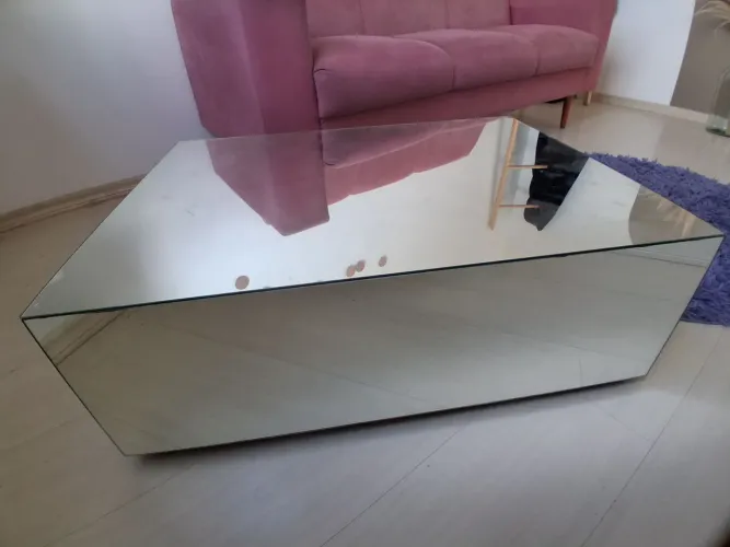 Mesa de centro espelhada