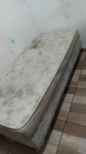 Cama box com colchão de solteiro 