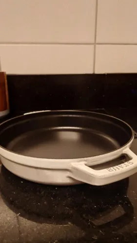 Frigideira Staub cinza 24 cm