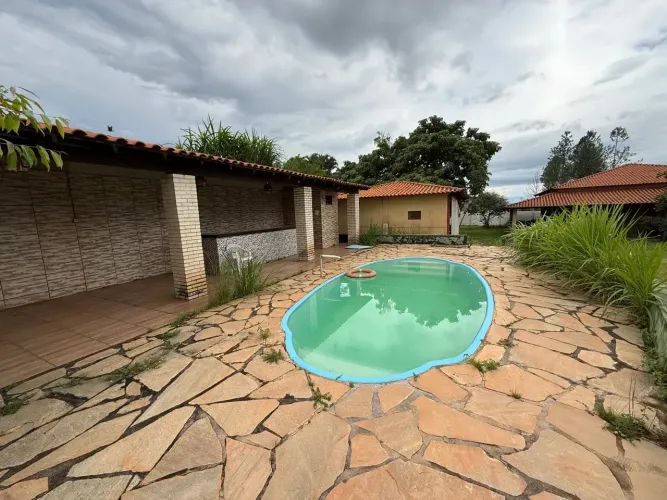 Ponte Alta Norte, 2.000m² a 900m da Avenida dos Pinheiros (Via da Escola) R$ 550.000