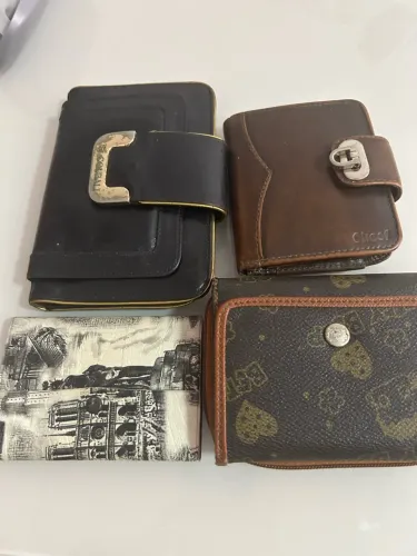 Lote com 4 Carteiras Usadas - Preço Baixo