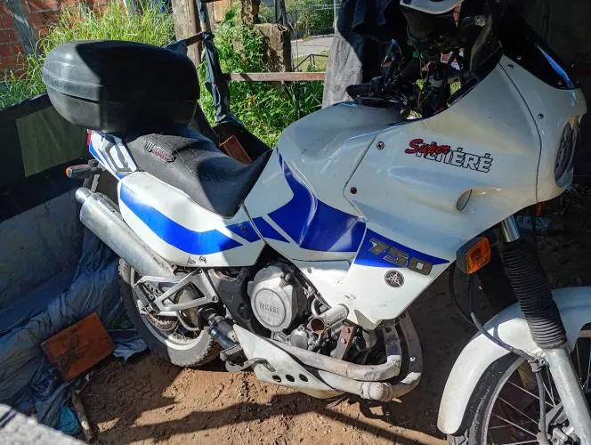 Vendo super Ténéré 750 , conservada manutenção em dias 9 anos em minha mão