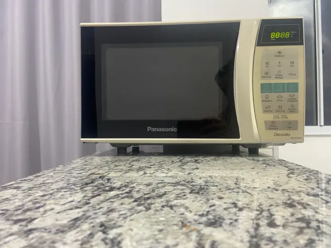 Micro-ondas Panasonic Dia a Dia - Usado
