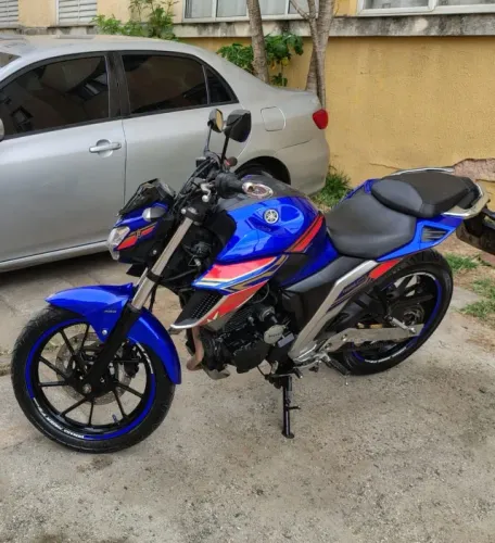 Yamaha FZ25 250 Fazer Capitã Marvel Flex 2021