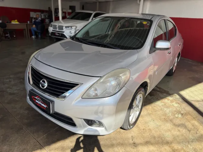 Nissan Versa Sense 1.6 16V Flex MEC 2013