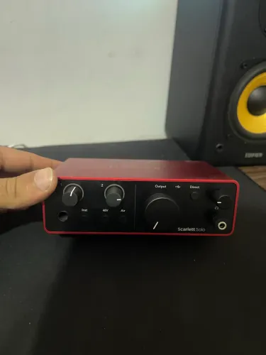 Interface de Áudio Scarlett Solo Nova