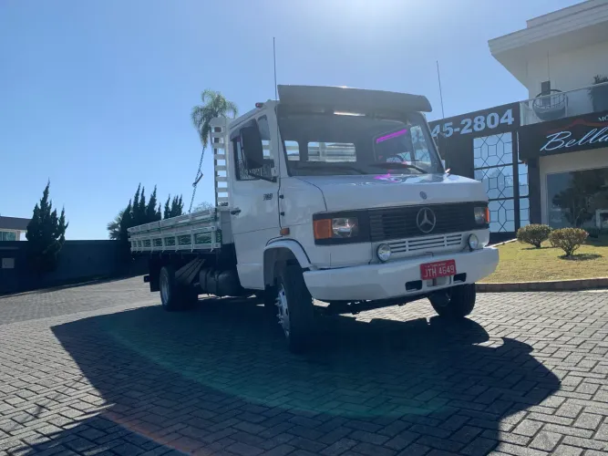 Mercedes-Benz 709