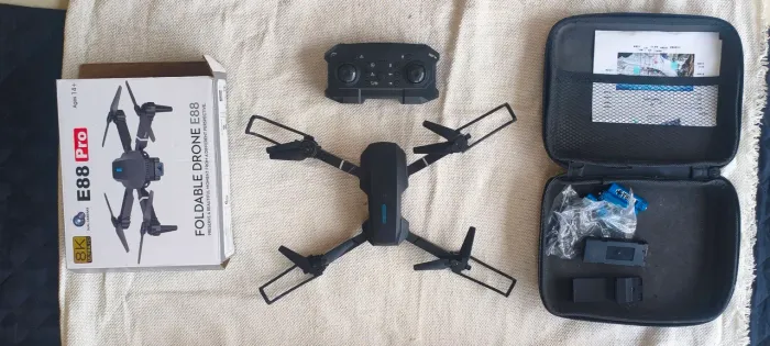 Drone com luzes indicadoras e Camera,  Novo na Caixa