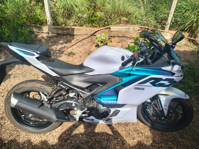 Vendo moto semi-novo