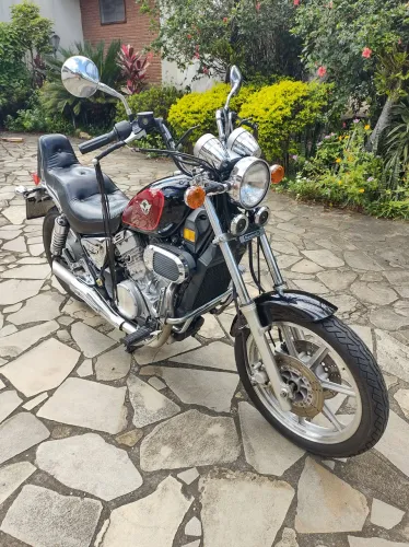 Kawasaki Vulcan VN 750 ano 1995, neste estado é ÚNICA