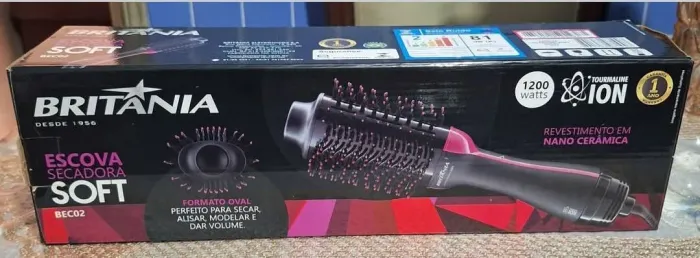Estou vendendo essa escova secadora e essa prancha de cabelo seminova 