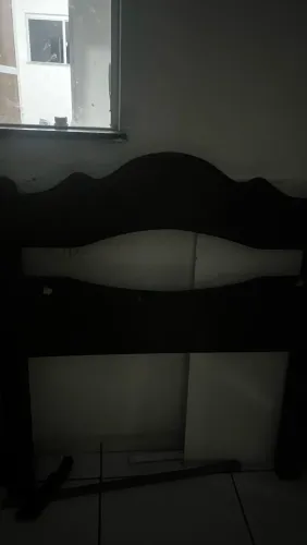 Cama de madeira