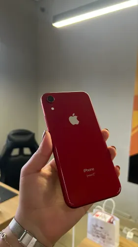 iPhone XR 64GB vermelho