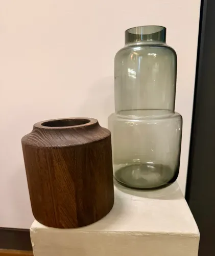 Vaso em Vidro Fumê com Tampa em Madeira Maciça - Design Contemporâne