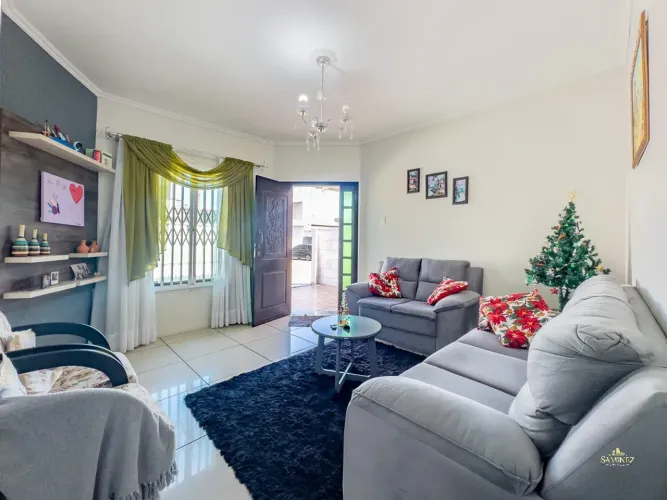 Oportunidade | Casa Averbada 302m² com Piscina no São Vicente