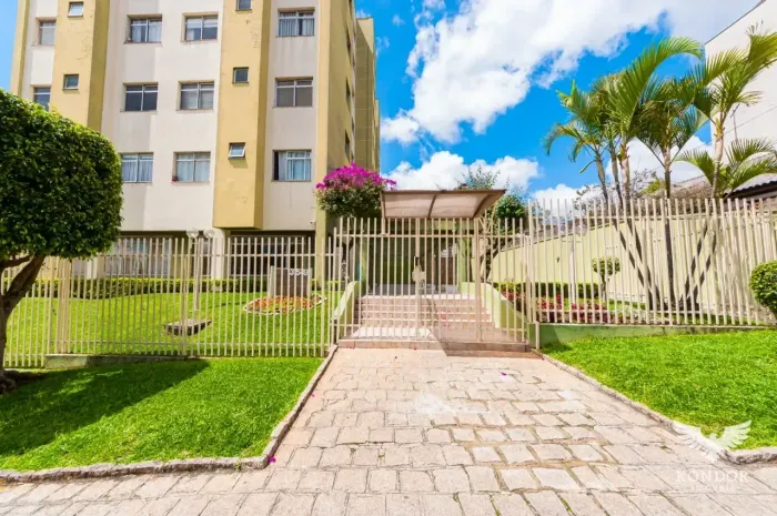 Apartamento no PORTÃO com 99,78m²