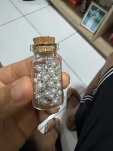 Terço com pérolas brancas (lembrancinha de presente)