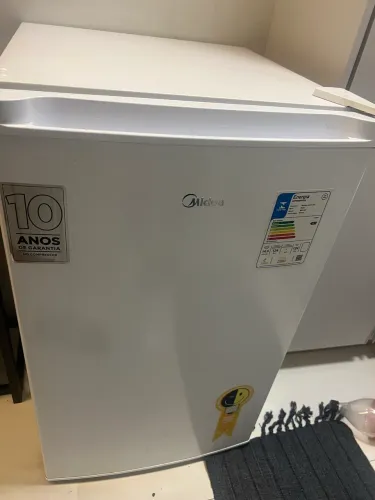 Frigobar Midea 124 litros