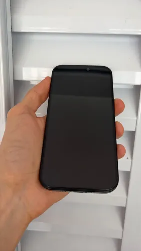 iPhone 16 256GB - Garantia Apple até out/2026