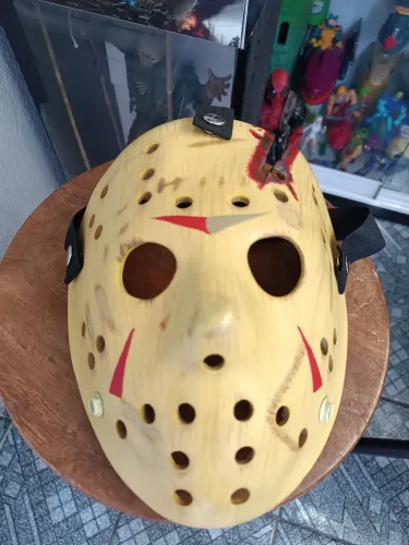 Neca 1/1  máscara Jason 