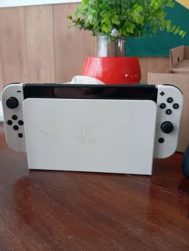 NINTENDO SWITCH OLED - SEMINOVO COM MARIO ODYSSEY 'SEM CAIXA ORIGINAL'