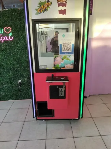 Vendo máquina de pelúcia