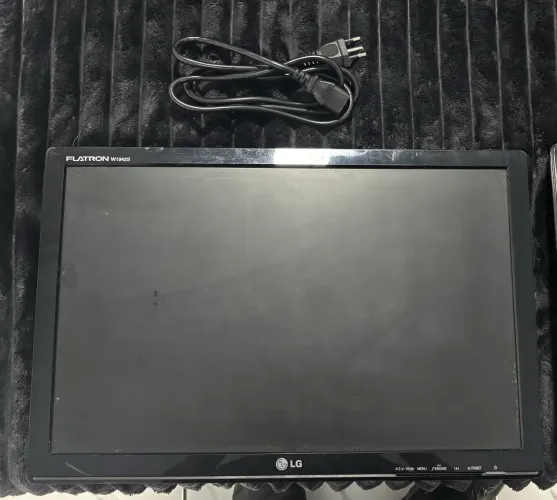 Vende-se 2 monitores