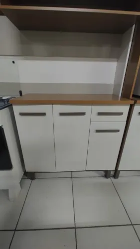 Balcão de cozinha Classico com 3 portas e 1 gaveta