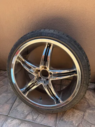 Rodas aro 20 5 furos com pneus 235/40