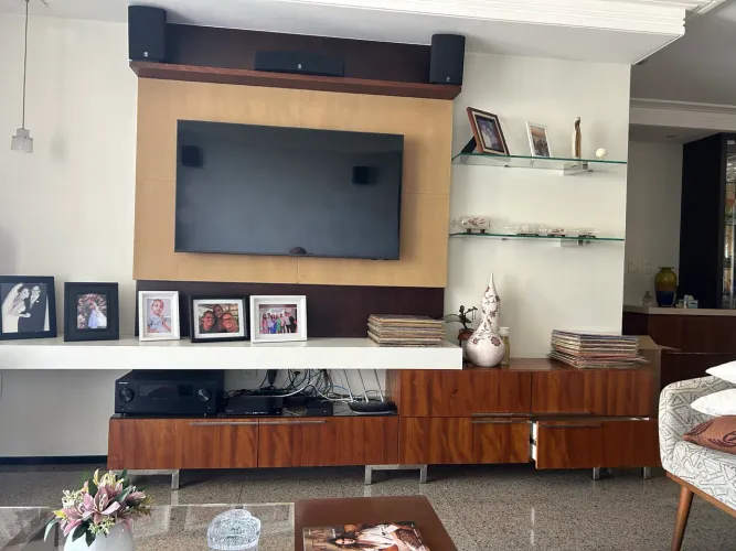 Painel de TV com Armário inferior