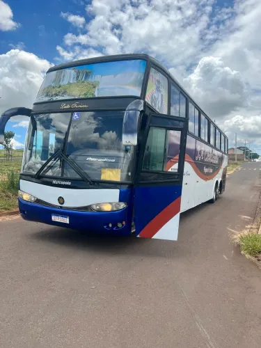 Ônibus volvo b12 porta no meio