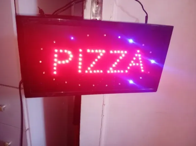LETREIRO LUMINOSO PIZZA