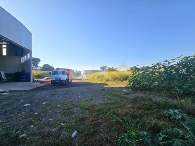 Lote à venda no bairro Ipiranga com 300 m².