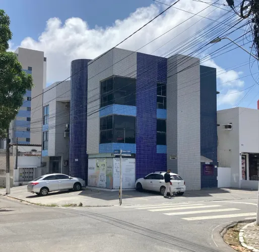 Alugo Sala Comercial no Farol - Próximo ao Palato Av. Fernandes Lima