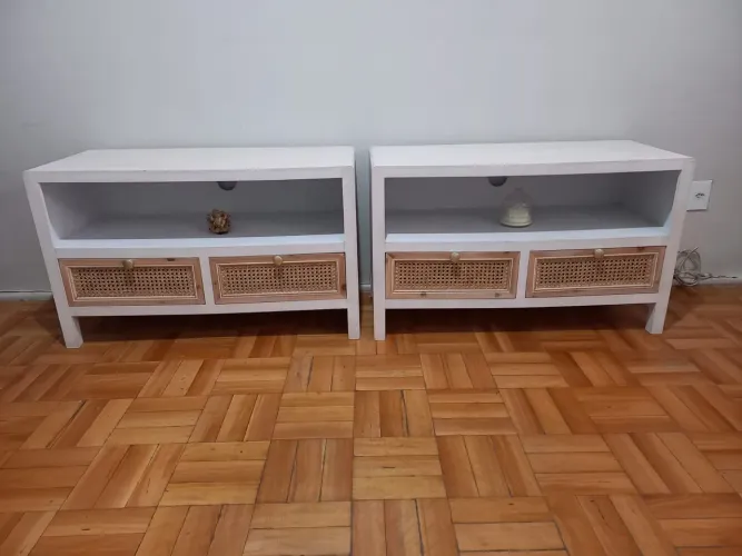 Rack pequeno com gavetas