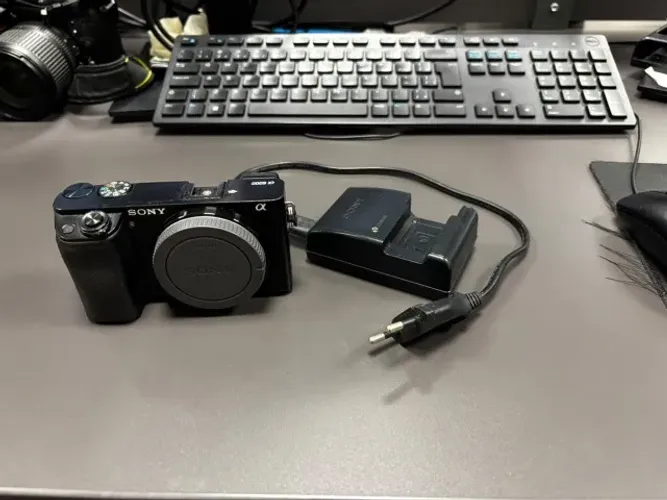 Sony A6000