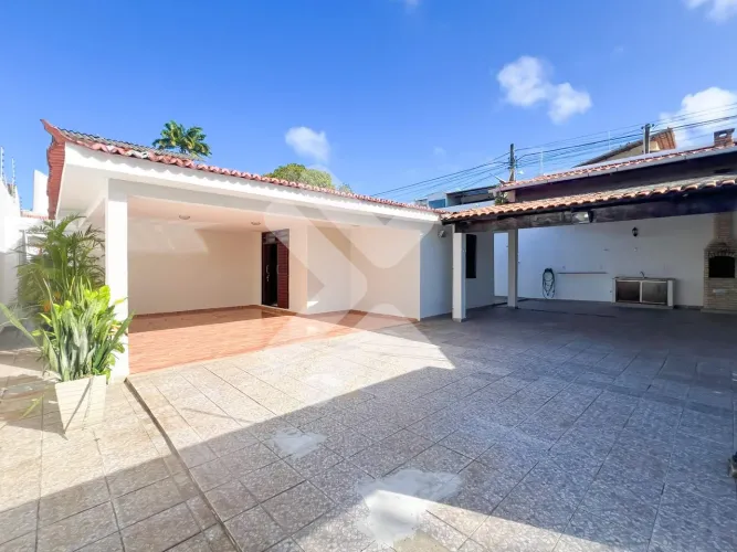 Casa para alugar em Capim Macio com 330m2 de area construida e 450m2 de terreno
