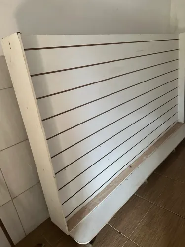 Painel canaletado com rodinhas 