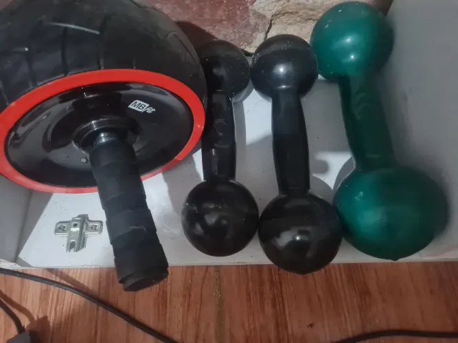 vende se conjunto de peso e abdominal tudo por 160
